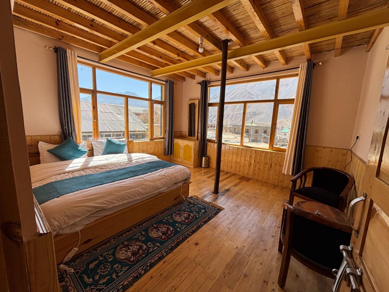  Dekit Donkhang Spiti